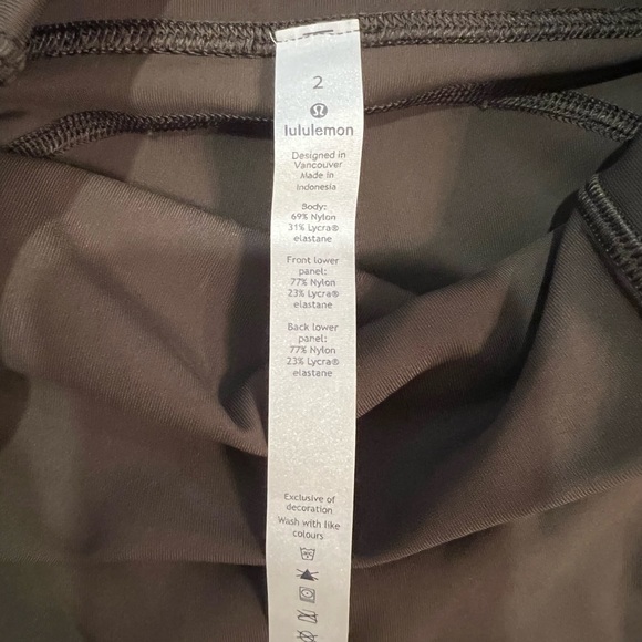 Lululemon All the Right Places leggings size 2 - Picture 3 of 4